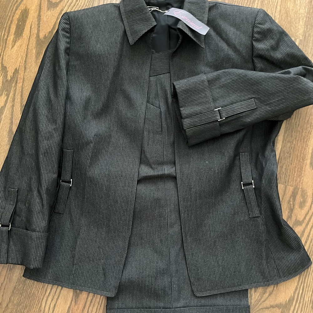 Size 2-4 pin strip grey pant jacket set